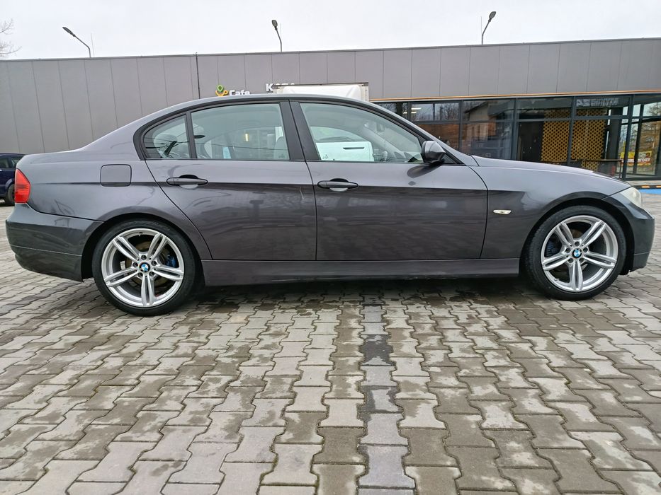 BMW E90 320d 2005r