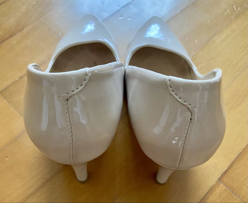 Жіночі лаковані туфлі