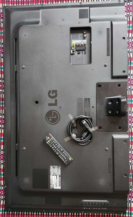 Smart TV LG 47LN575S 47" - Para Reparação ou Peças