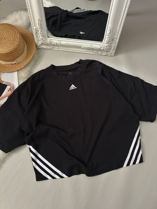 Жіноча футболка Adidas розмір S-M