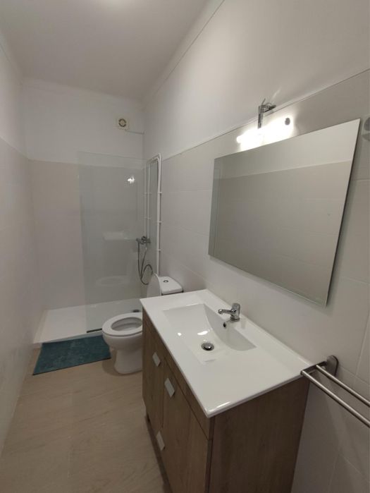 Quarto para arrendar em Valença