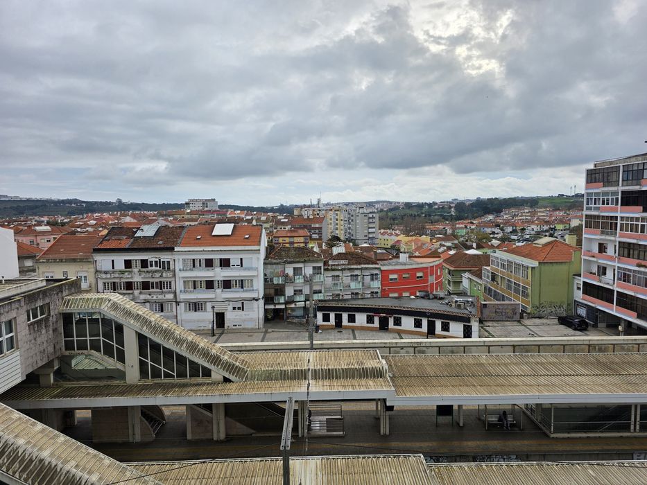 T2 Arrendamento-Queluz (estação) Ler anúncio até o Fim!
