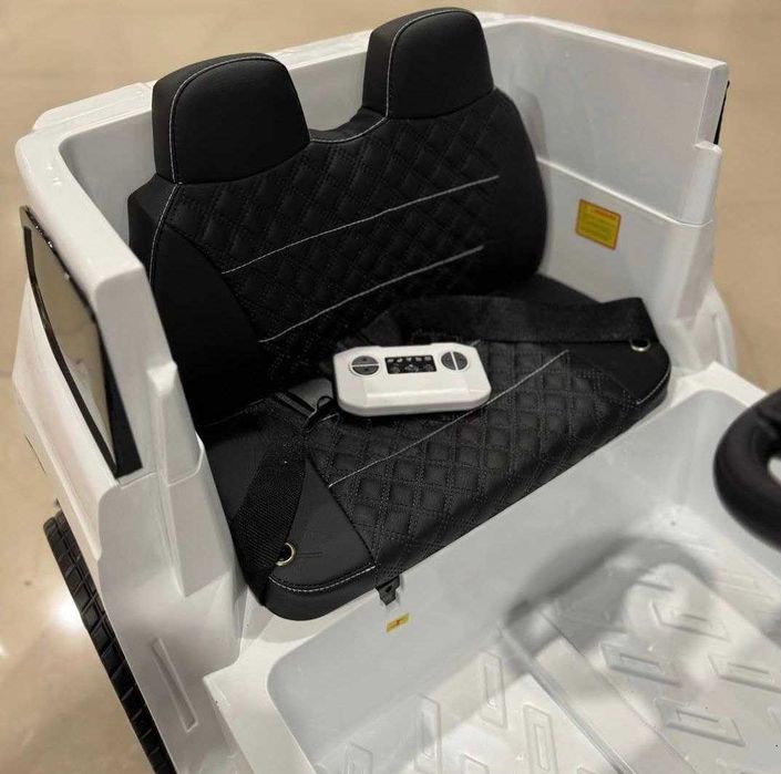 Дитячий електромобіль Toyota Land Cruiser