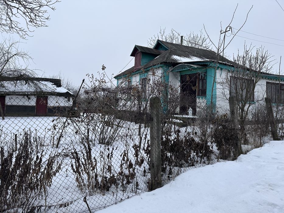 Продам будинок та земельну ділянку 10 соток під будівництво село Тютьк