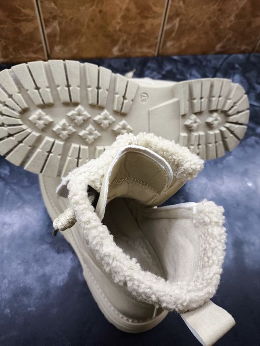 Продам ботинки miu miu