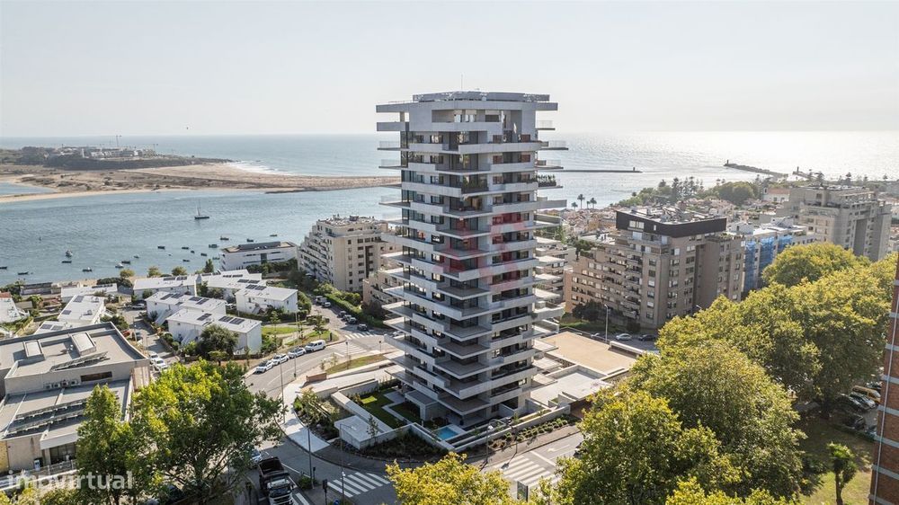 Apartamento T2 NOVO de LUXO,no Miramar Tower no Porto, com Ginásio no