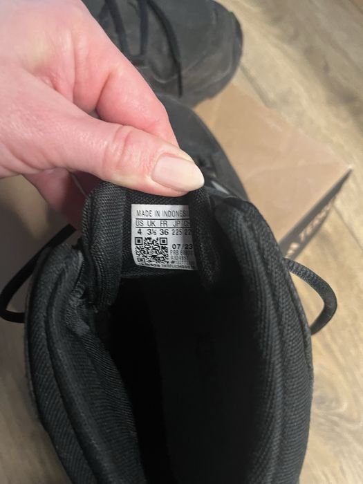 Buty zimowe chlopięce Adidas Terrex Hyperhiker Mid k r.36