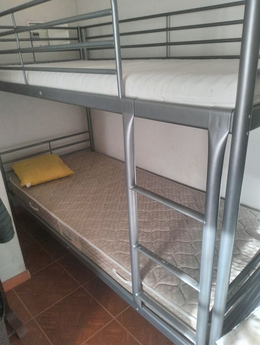 Cama (Beliche)  peça metálica de crianças