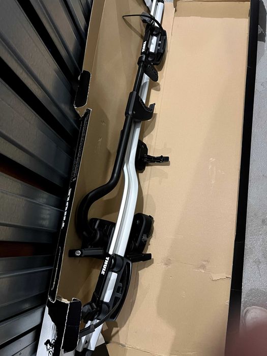 W stanie jak nowe Thule Wingbar Evo 127 (bagażnik dachowy) + Thule Proride 598 (trzy uchwyty na rowery)