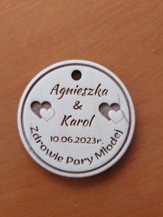 Zawieszka drewniana na alkohol weselny