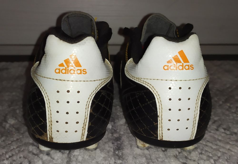 Adidas Korki piłkarskie r. 38 / 23,5 cm