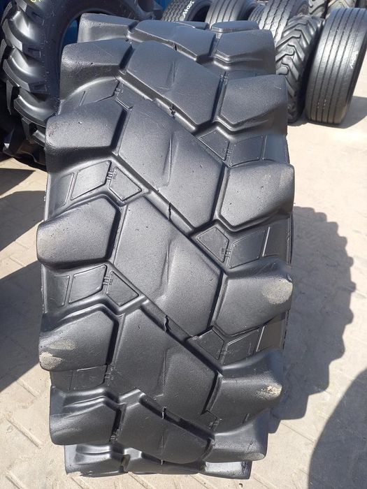 2x Opona używana 400/70-24 400/70R24 CAMSO 1100zł(szt.) W4849