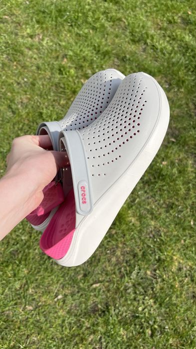 Яскраві рожеві крокси лайтрайд Literide electric pink
