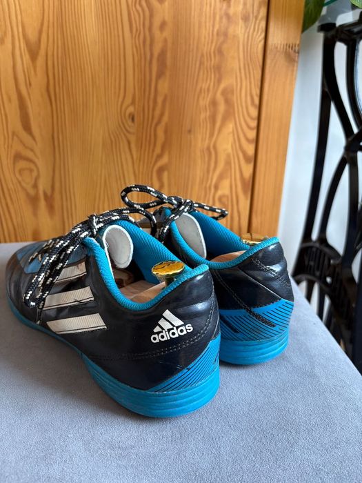 Buty piłkarskie na halę Adidas, rozm. 42 2/3