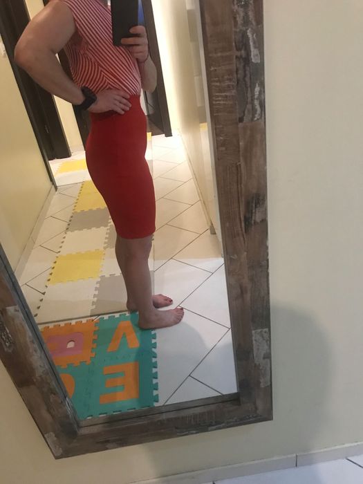 Elegancka czerwona sukienka r.36