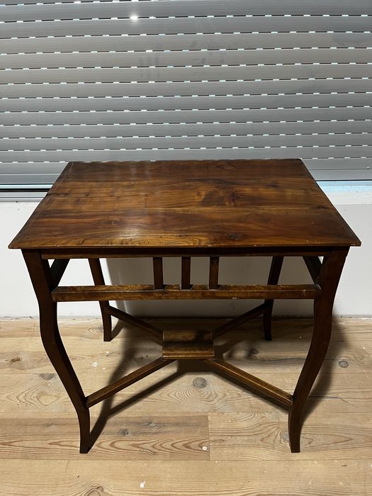 Lindissima Mesa em madeira maciça VITORIANA