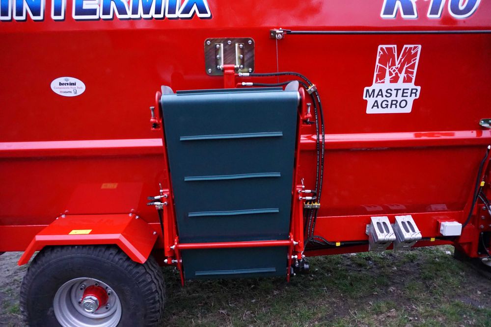 Poziomy paszowóz, wóz paszowy INTERMIX R10 Premium