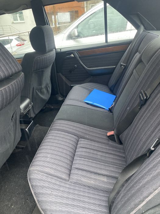 Mercedes 250d w124.