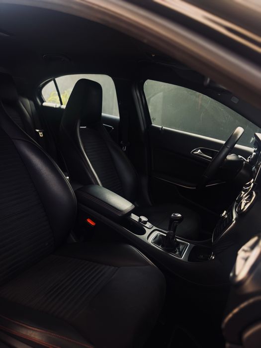 Mercedes-Benz A 180 AMG Line • 2013