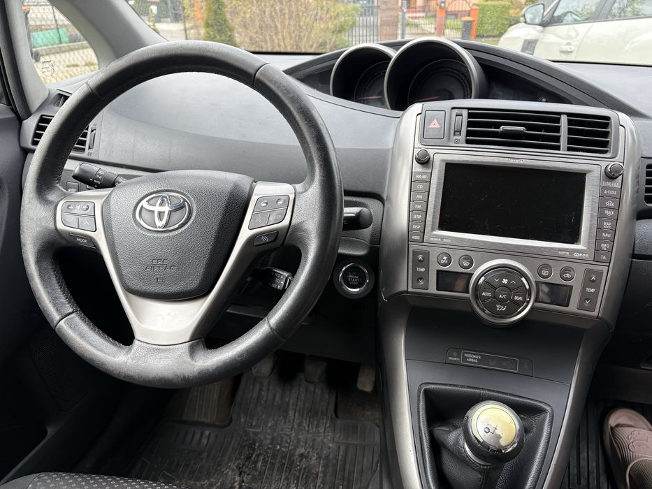 Toyota Verso minivan 2009 2.2 D-4D