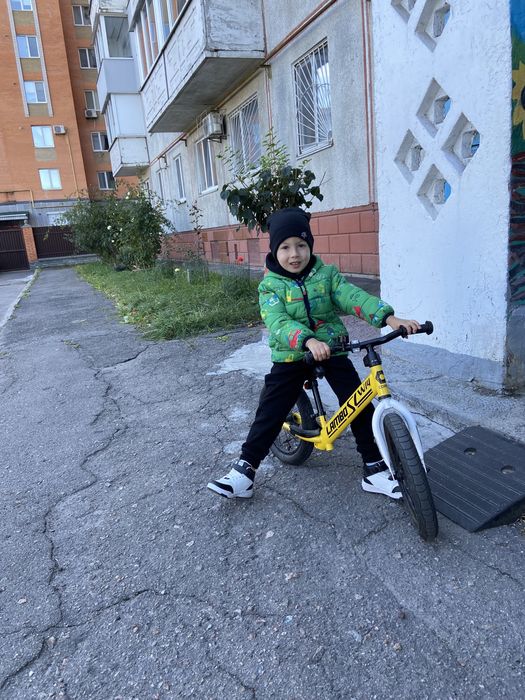 Продаємо велобєга!