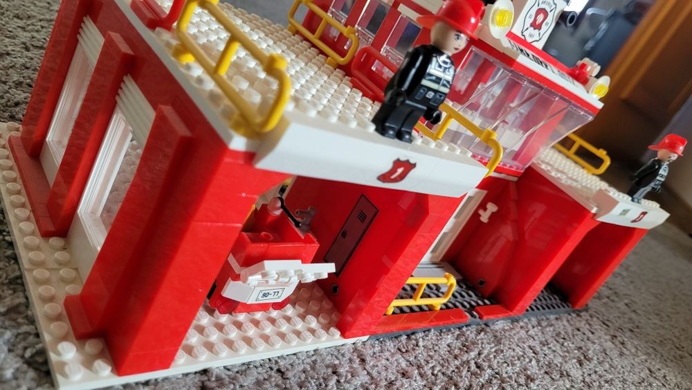 Remiza strażacka klocki jak Lego wóz strażacki strażak