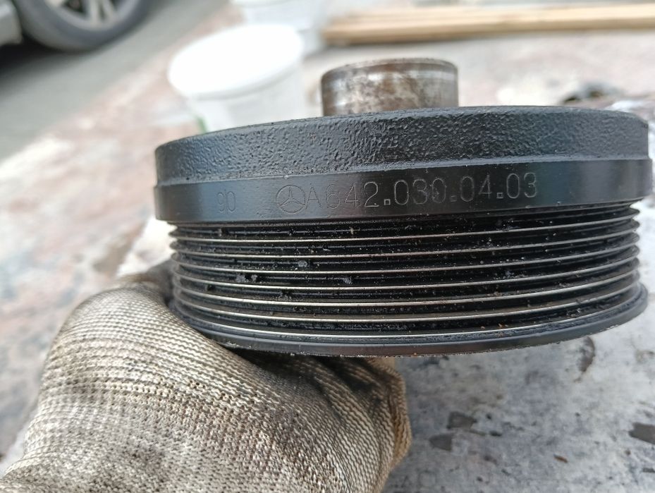 Продам шків на мерседес 212 ОМ642