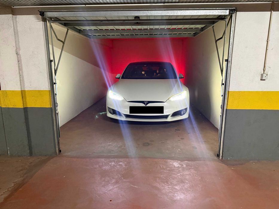 Garagem BOX para arrendamento em Agualva Cacém