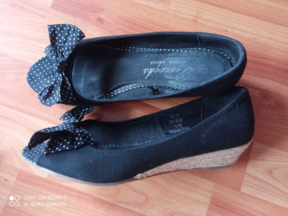 Śliczne czarne espadryle na koturnie z kokardką r. 38 Peacocks