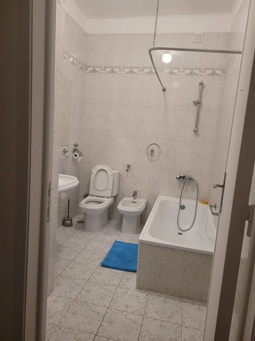 Quarto mobilado 340 €  a 6 minutos da estação de entroncamento