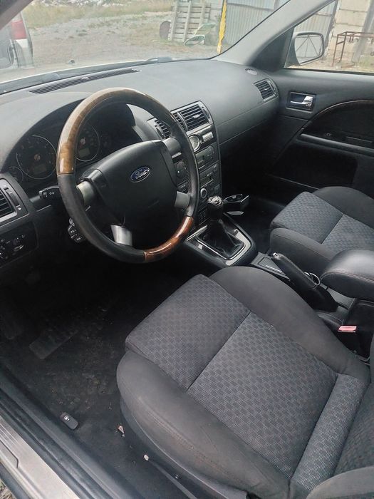 Ford mondeo ghia benzyna