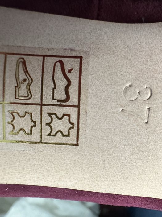 Czółenka w kolorze bordo, rozmiar 37.