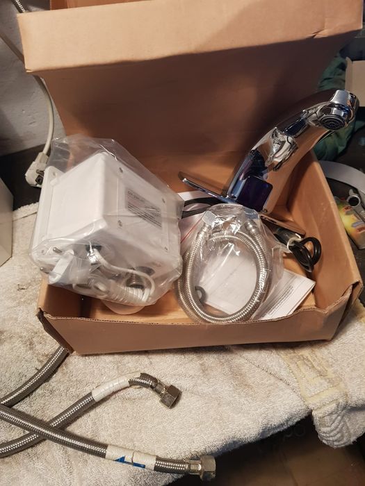 Bateria umywalkowa bezdotykowa fotokomórka