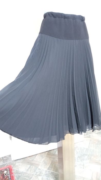 Śliczna elegancka rozkloszowana plisowana spódnica dziewczęca