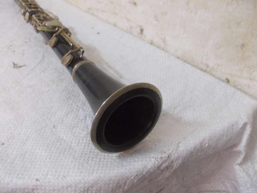 Zabytkowy drewniany sygnowany klarnet Amati