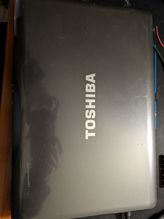 Portátil Toshiba L500-13w T8300 4GB 128SSD