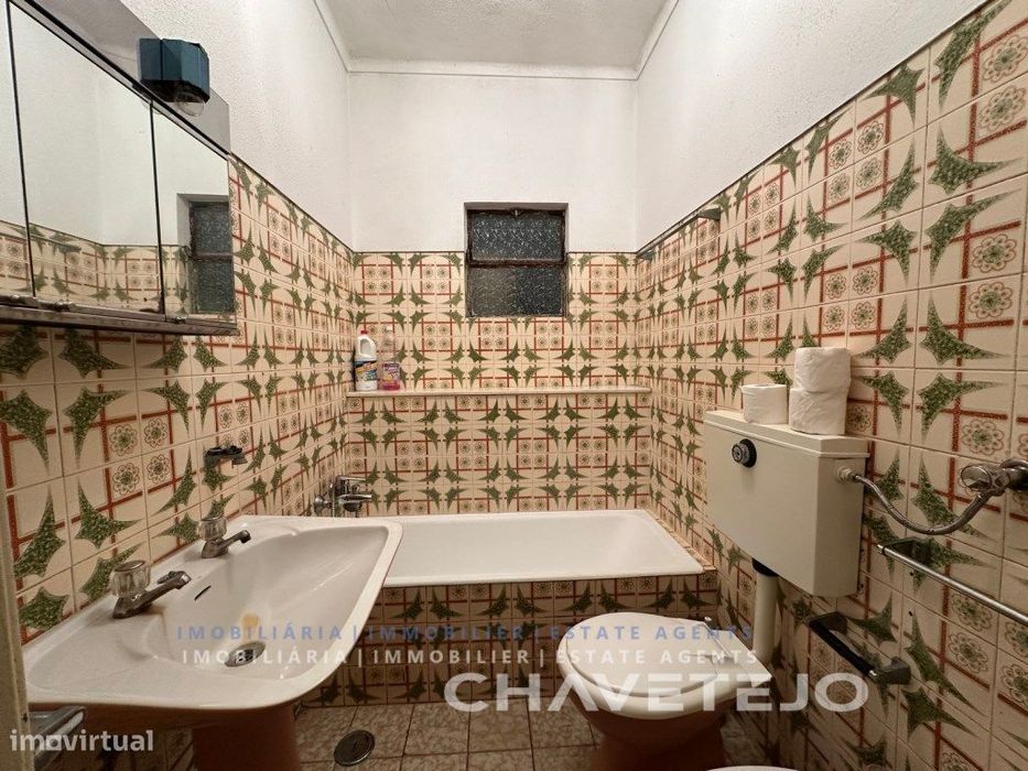 Casa de campo com anexos em zona tranquila a 10 km de Tomar.