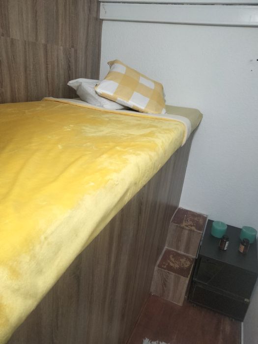 Alugo quarto para solteiro