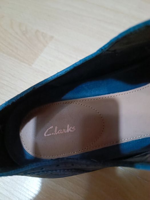 Продам кожні туфлі кросівки