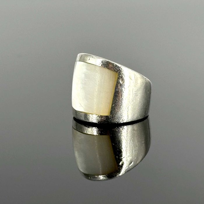 Srebro - Srebrny pierścionek z Macicą Perłową - próba 925