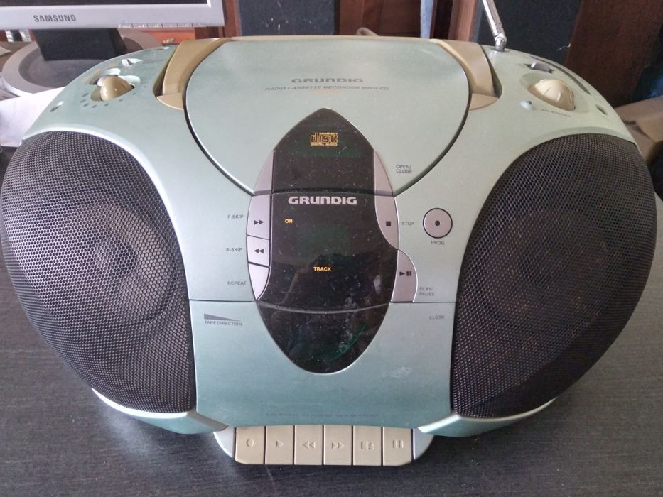Rádio grundig a funcionar