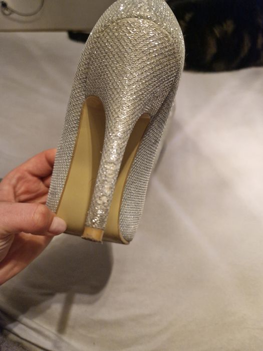 Srebne szpilki rozmiar 37 błyszczące