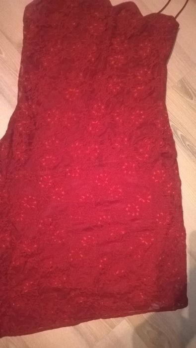 sukienka koronkowa czerwona rozm.36