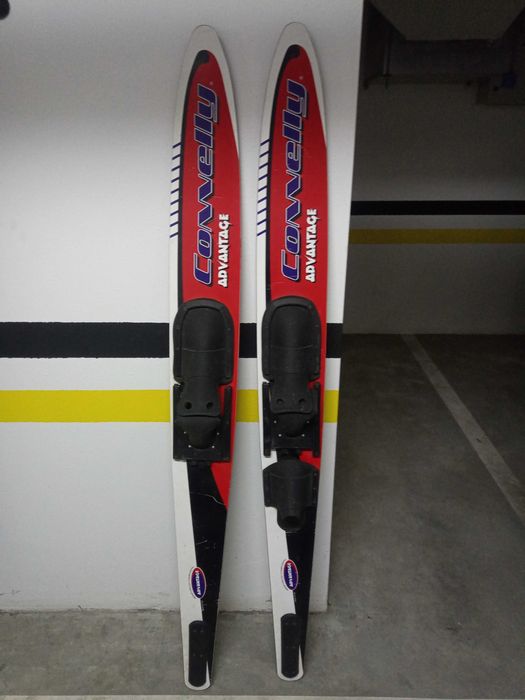 Skis aquáticos Conelli, com cabos
