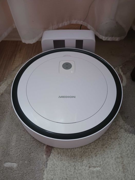 Робот пылесос Medion