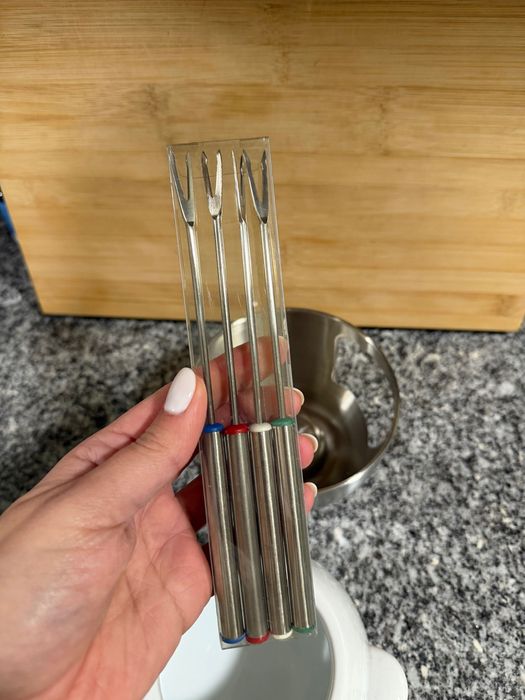 Conjunto de fondue em cerâmica com base em inox