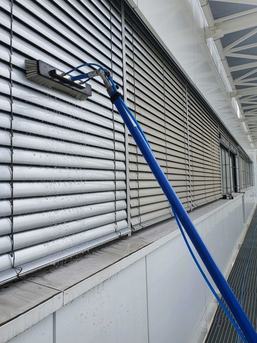 Żaluzje fasadowe - mycie, przeglądy techniczne, naprawy, modernizacje