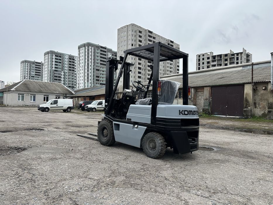 Дизельний вилковий навантажувач Komatsu fd15 дизельный вилочный погруз