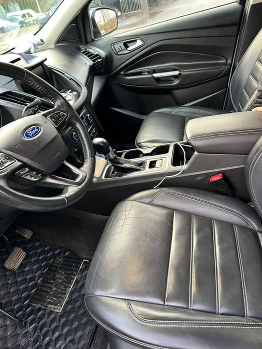 Ford Escape Titanium AWD 2017