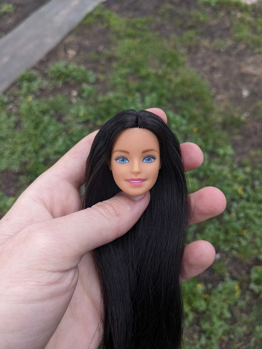 Лялька Барбі, голови барбі, тіло